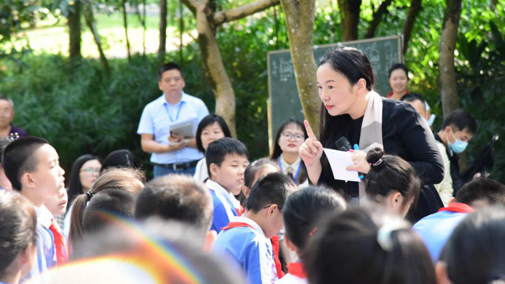 這是兒童的節(jié)日，更是對(duì)成年人的提醒